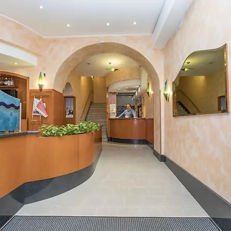 Hotel Italia 3*