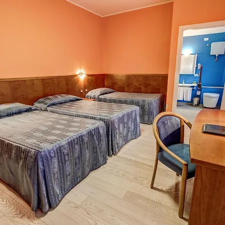 Italia فندق ترييستي