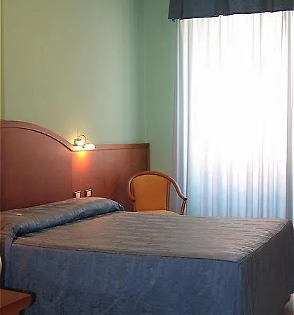 Italia فندق ترييستي