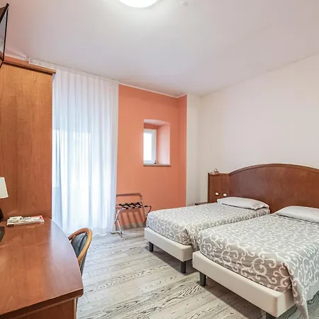Hotel Italia 3*