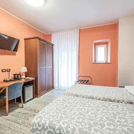 Hotel Italia 3*