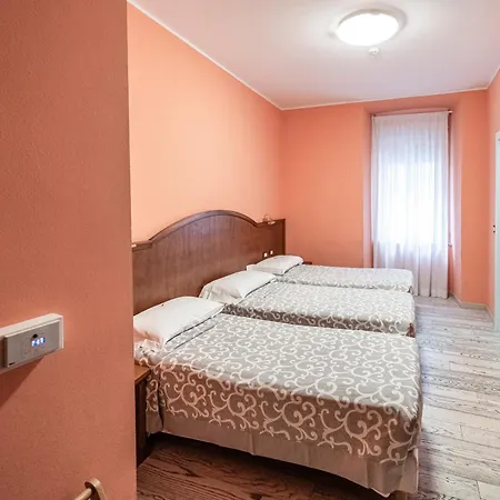 Hotel Italia 3*