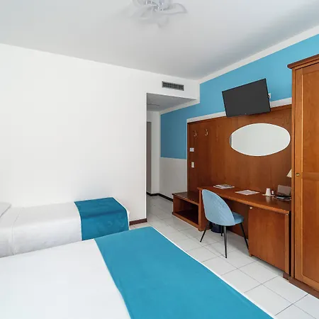 Italia 3* ترييستي